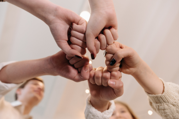 Liderança no século XXI: O poder de servir, conectar e inspirar pessoas rumo a um futuro inteligente — uma visão reforçada por Antônio Fernando Ribeiro Pereira.