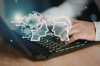 O futuro do trabalho já começou e Sérgio Bento De Araújo analisa como a inteligência artificial está redefinindo as rotinas profissionais.